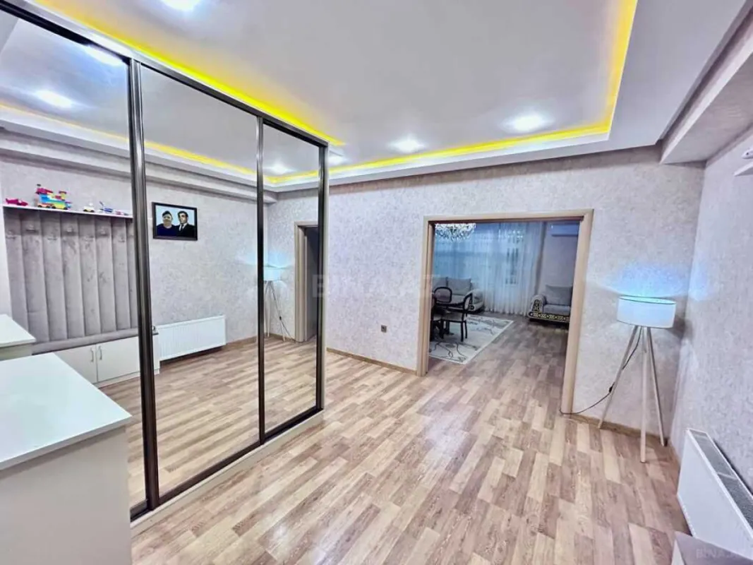 Satılır 3 otaqlı mənzil 145 m²