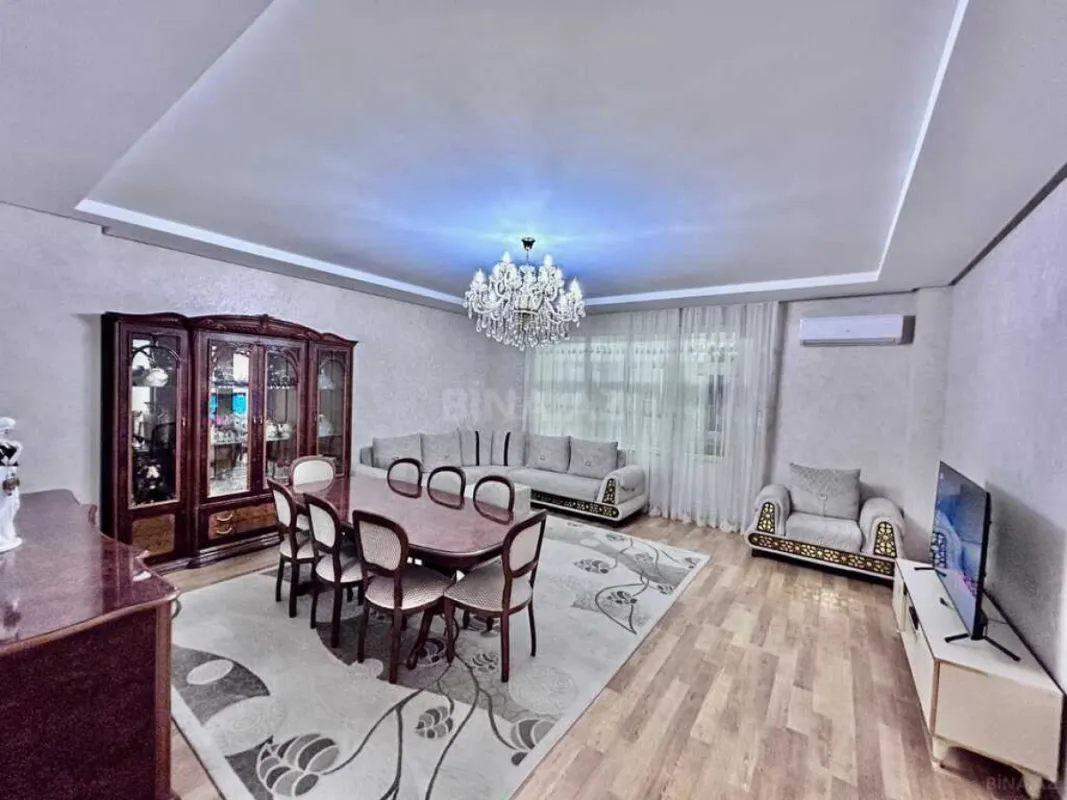 Satılır 3 otaqlı mənzil 145 m²