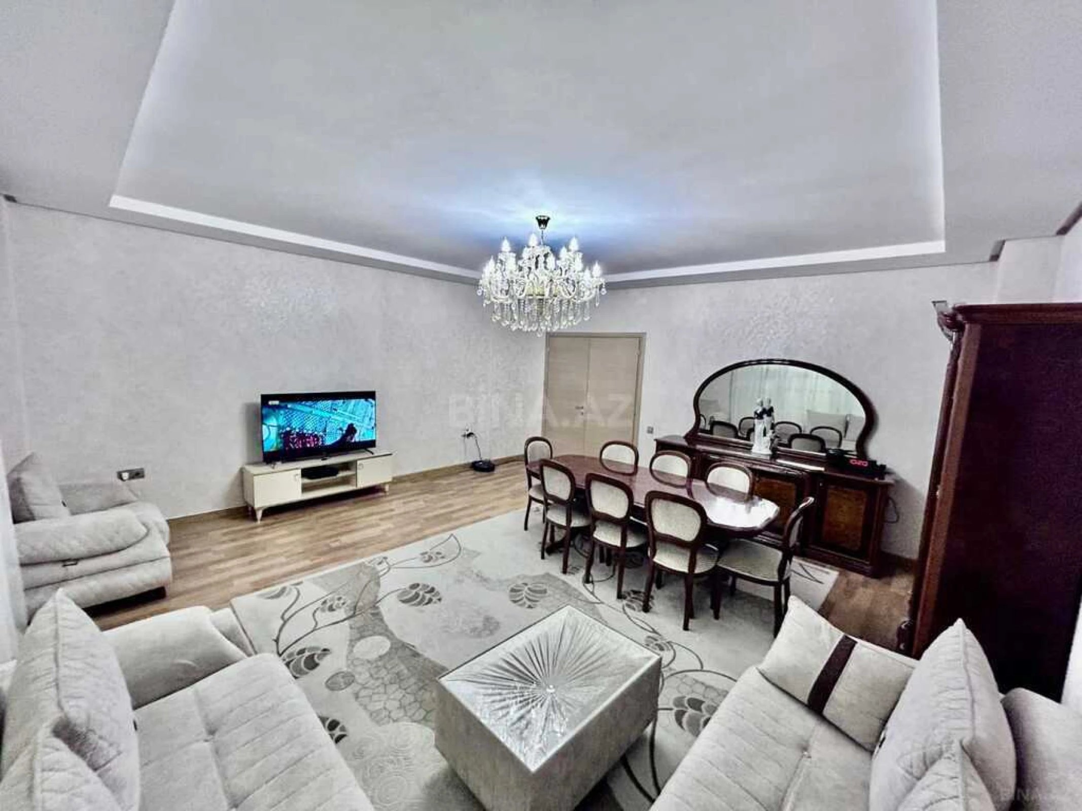 Satılır 3 otaqlı mənzil 145 m²