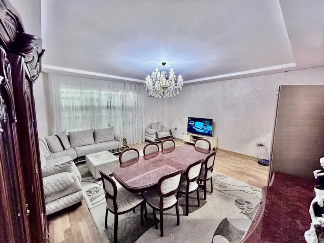 Satılır 3 otaqlı mənzil 145 m²