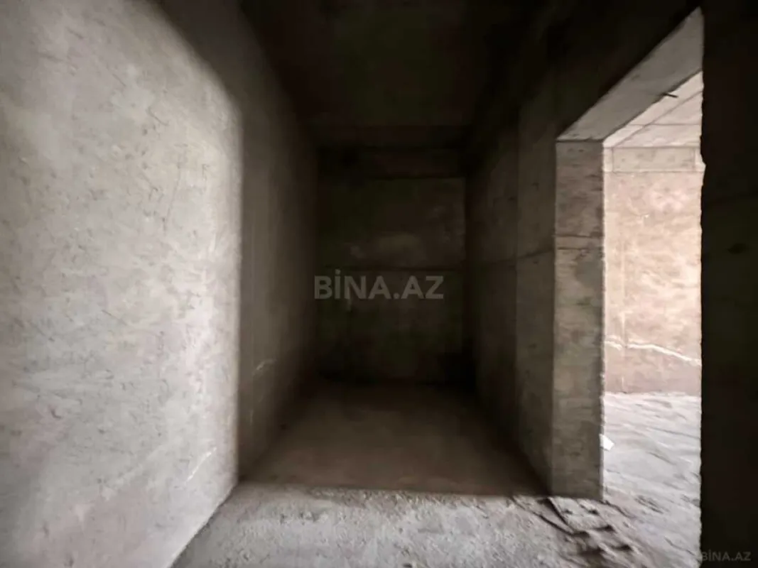 Satılır 4 otaqlı mənzil 217 m²