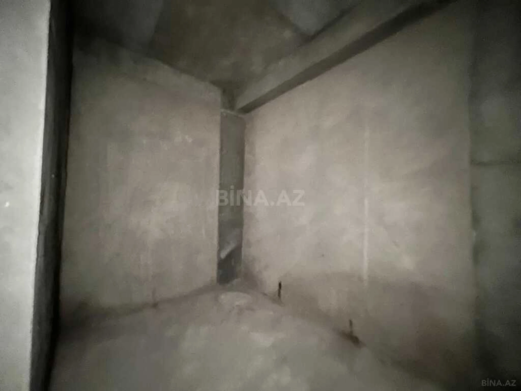 Satılır 4 otaqlı mənzil 217 m²