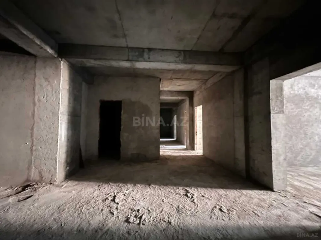 Satılır 4 otaqlı mənzil 217 m²