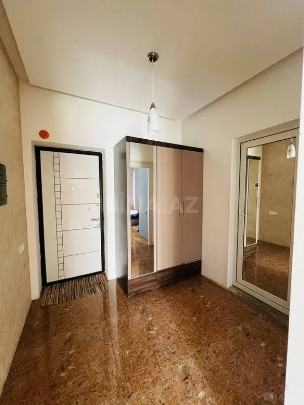 Kirayə verilir 2 otaqlı mənzil 70 m²