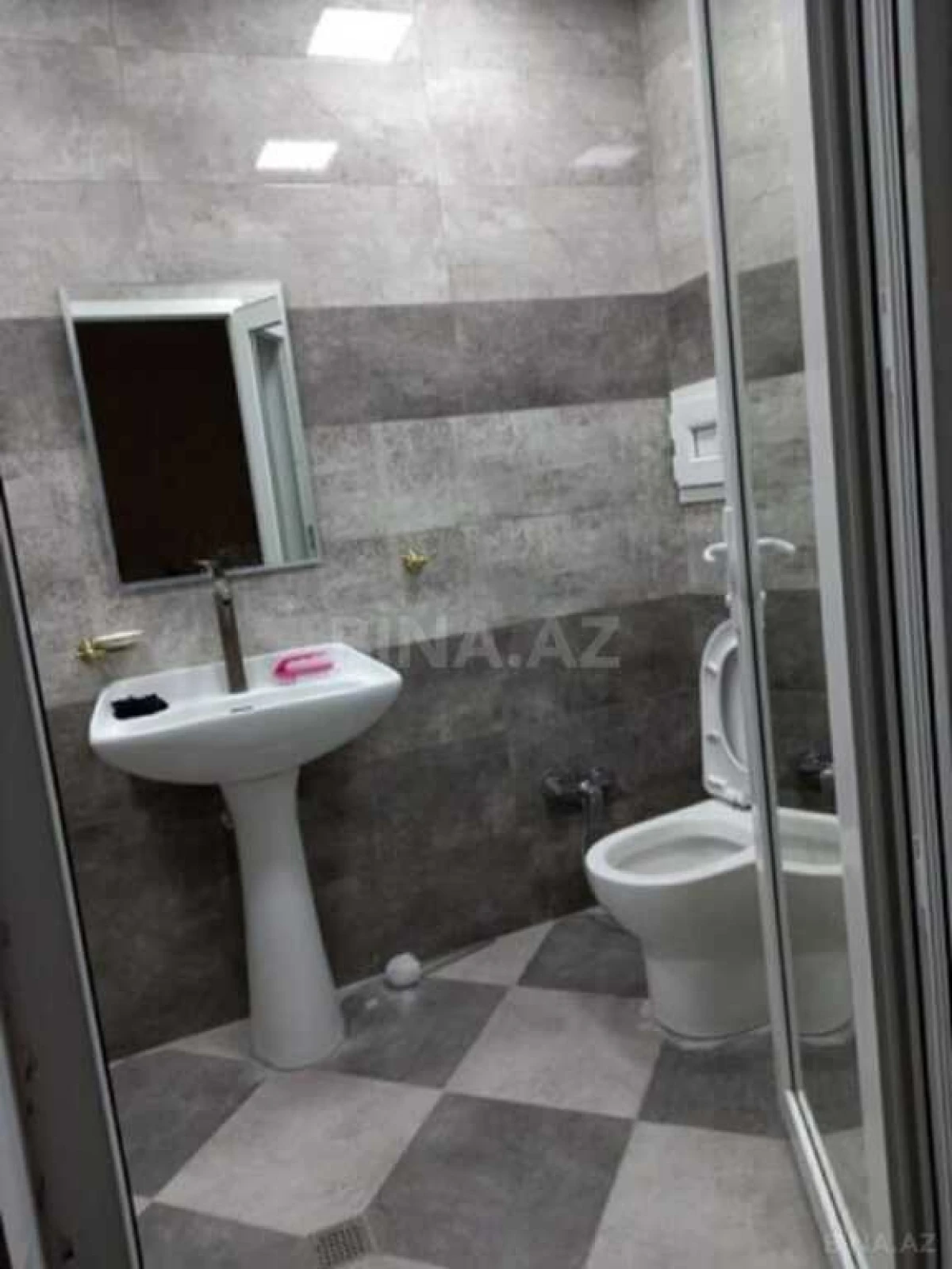 Kirayə verilir 2 otaqlı mənzil 70 m²