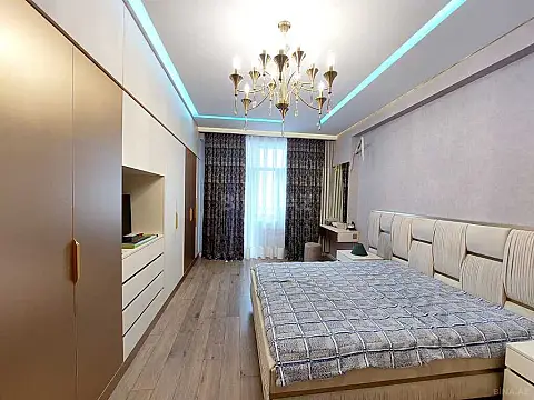 Satılır 3 otaqlı mənzil 102 m²