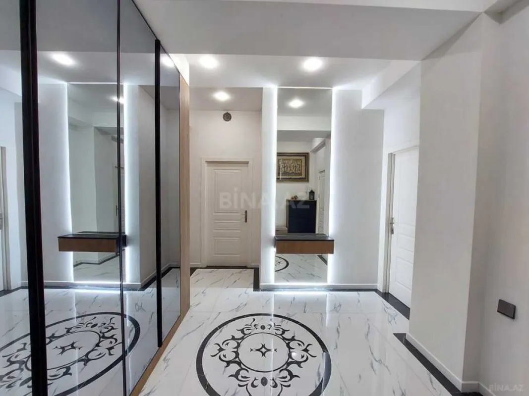 Satılır 3 otaqlı mənzil 102 m²