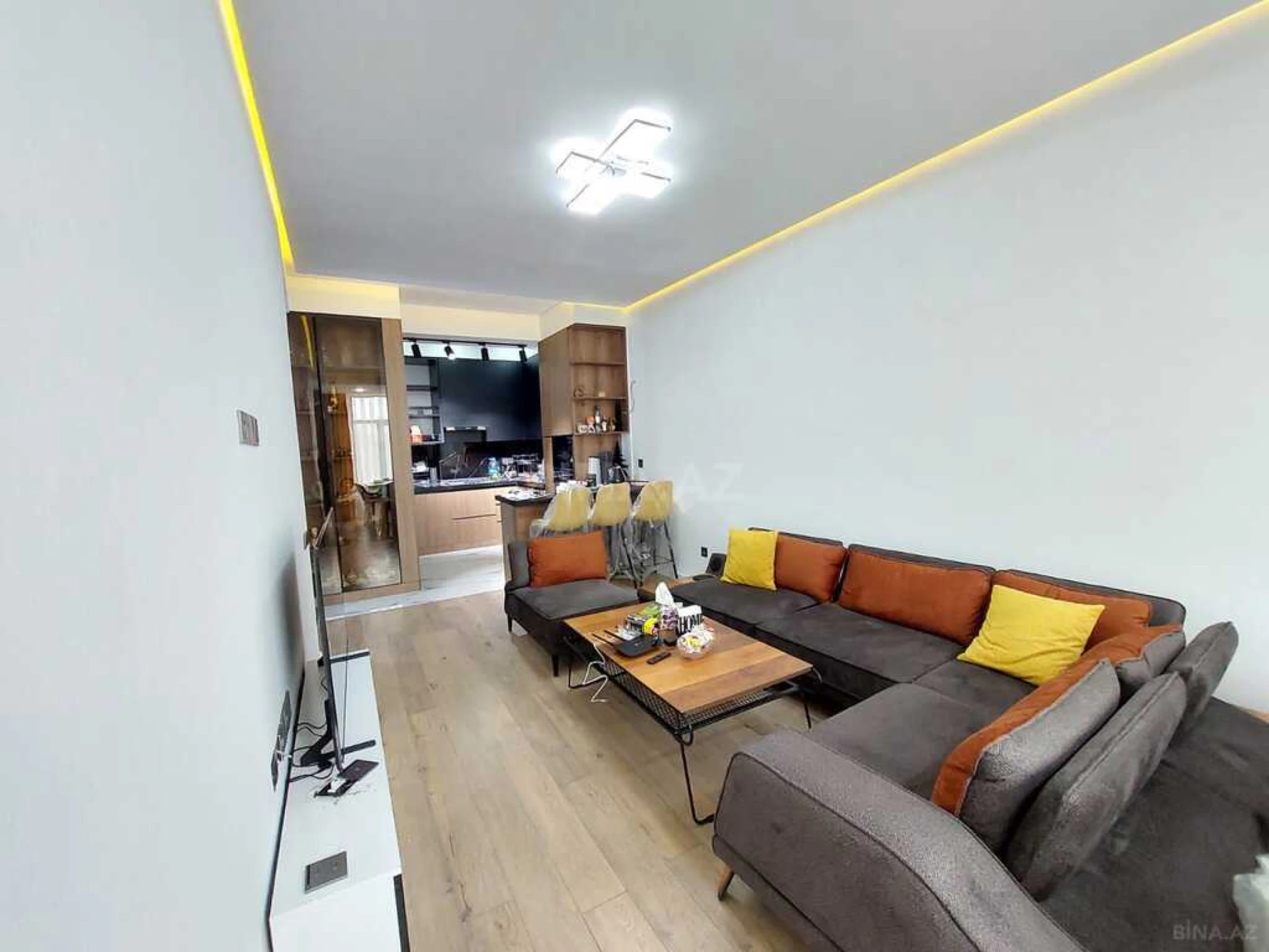 Satılır 3 otaqlı mənzil 102 m²