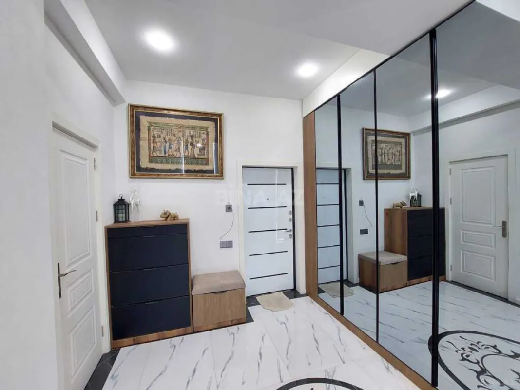 Satılır 3 otaqlı mənzil 102 m²
