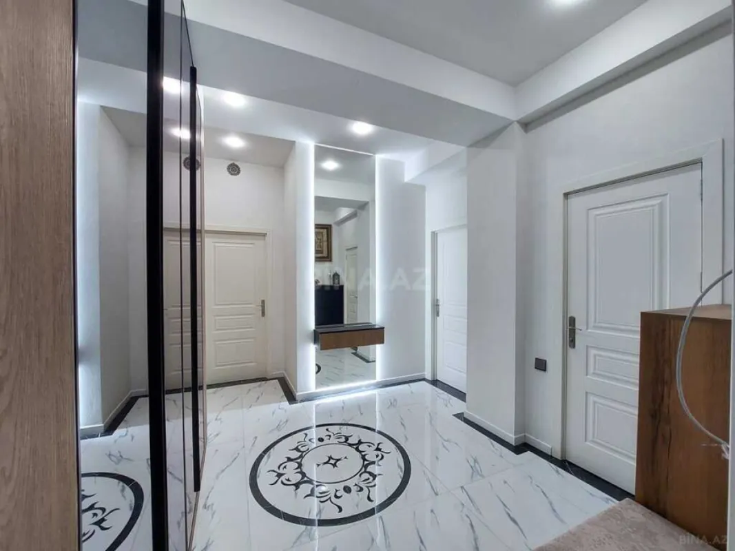 Satılır 3 otaqlı mənzil 102 m²