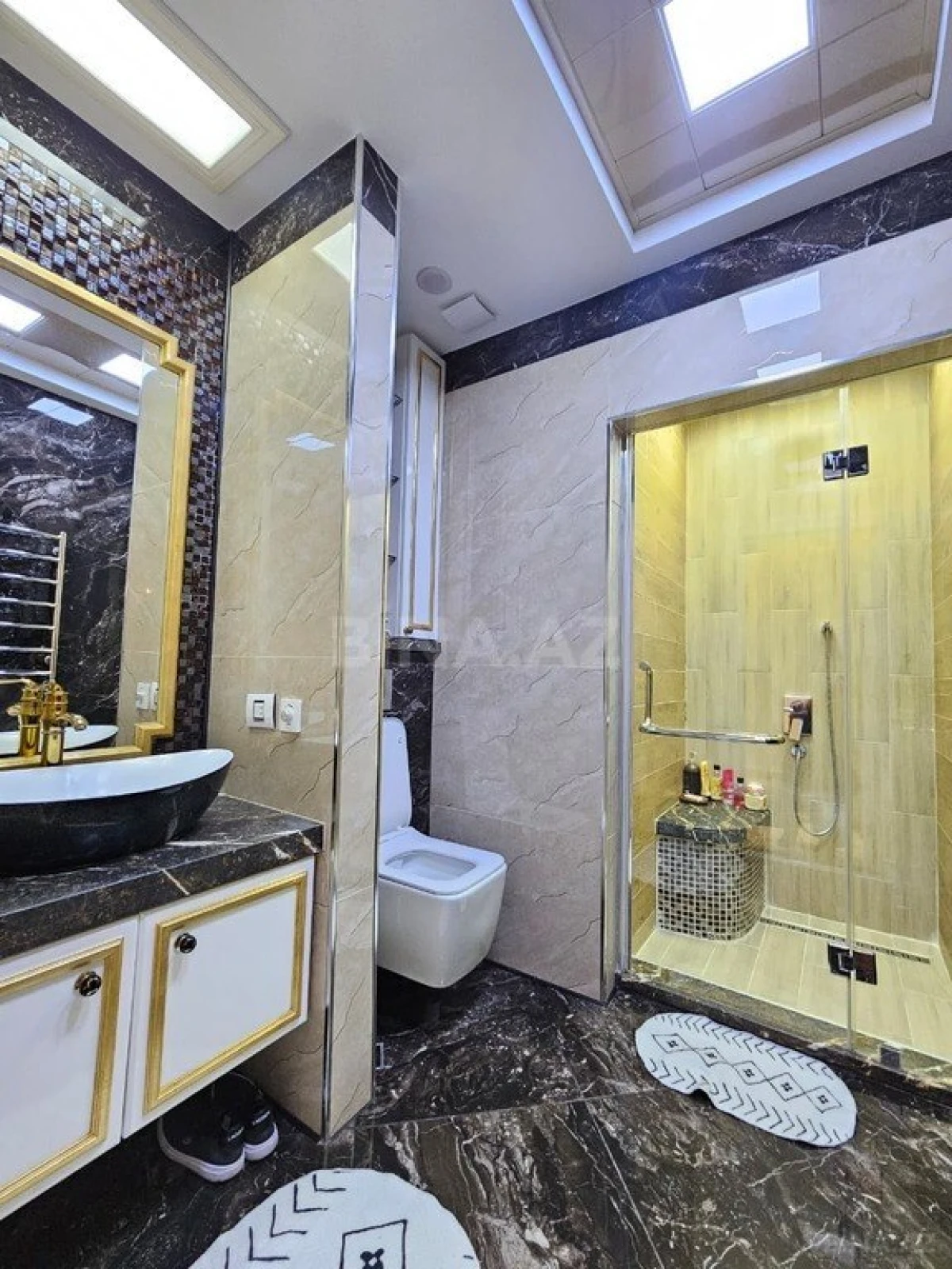 Satılır 4 otaqlı mənzil 170 m²