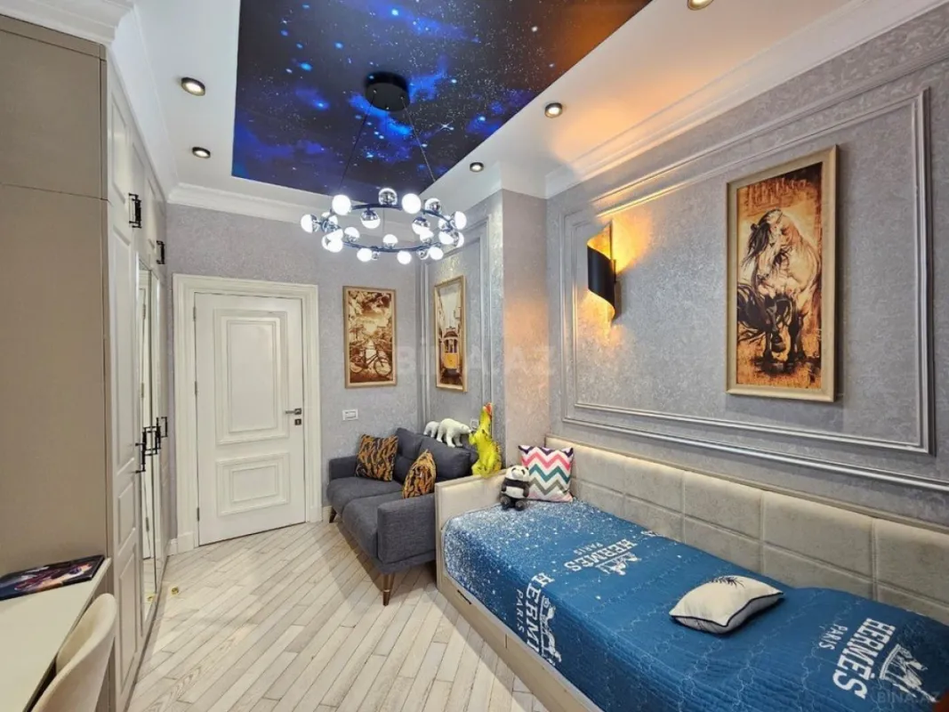 Satılır 4 otaqlı mənzil 170 m²