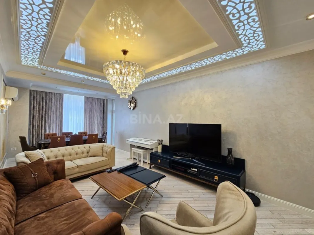 Satılır 4 otaqlı mənzil 170 m²