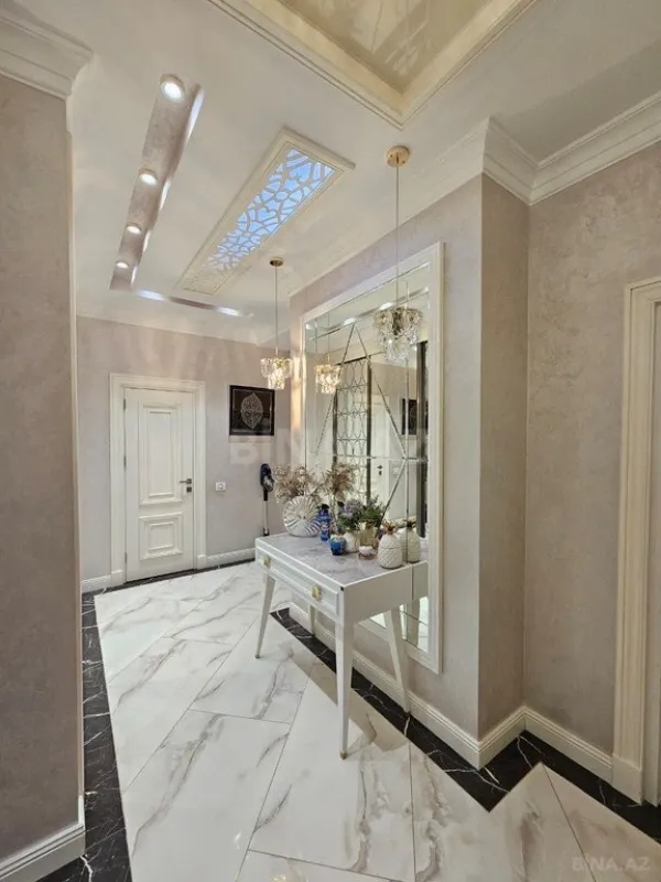 Satılır 4 otaqlı mənzil 170 m²