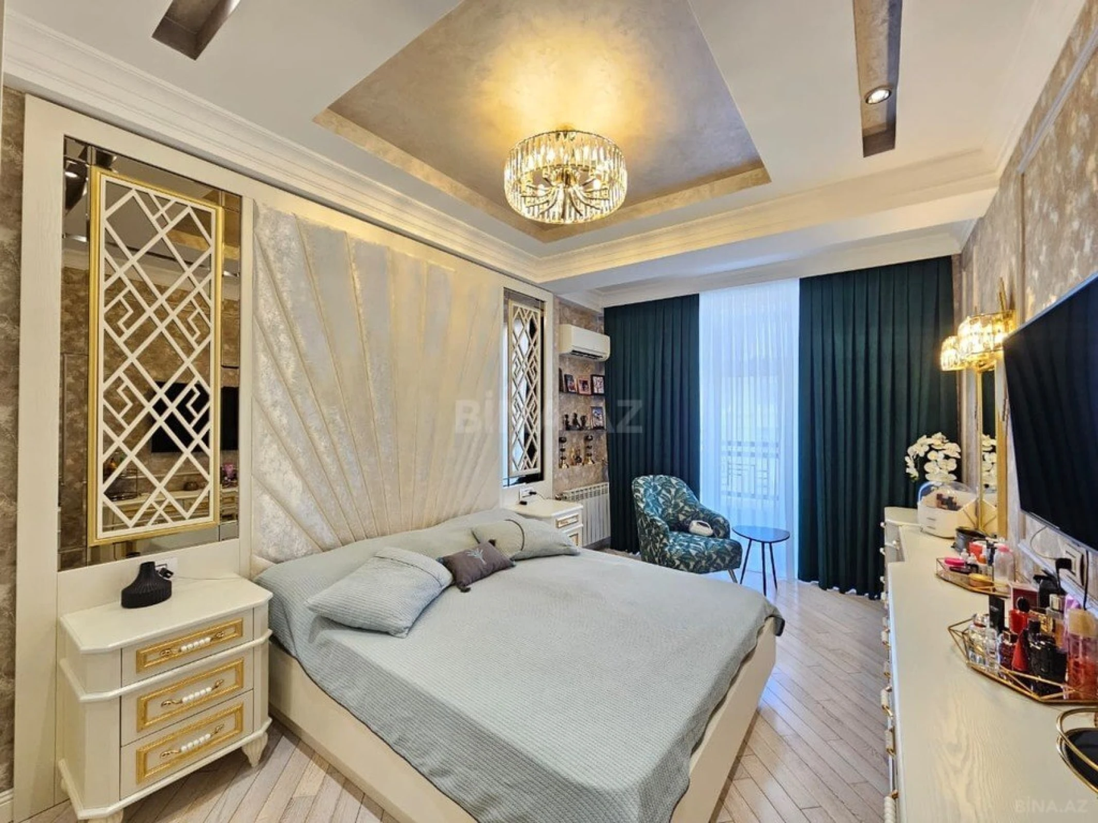 Satılır 4 otaqlı mənzil 170 m²