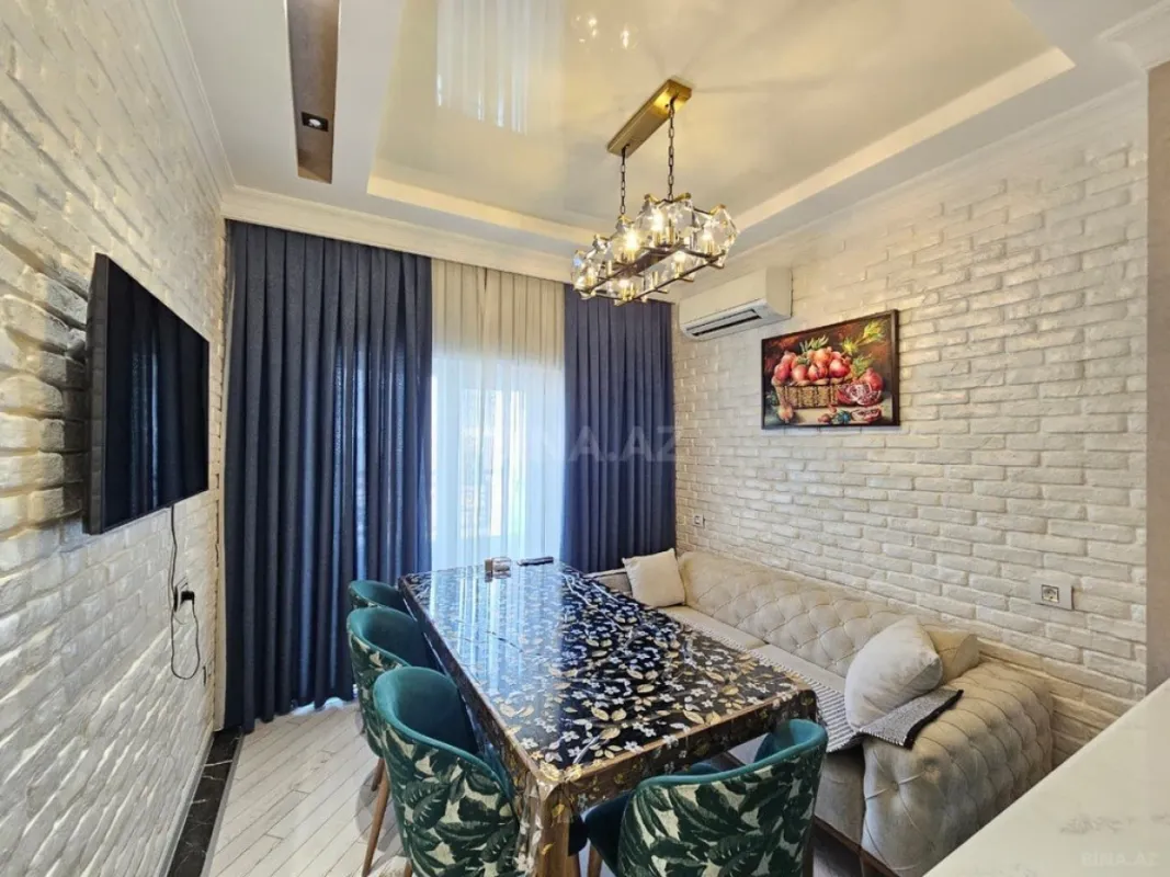 Satılır 4 otaqlı mənzil 170 m²