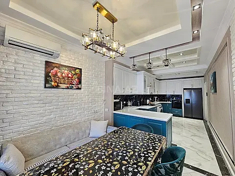Satılır 4 otaqlı mənzil 170 m²