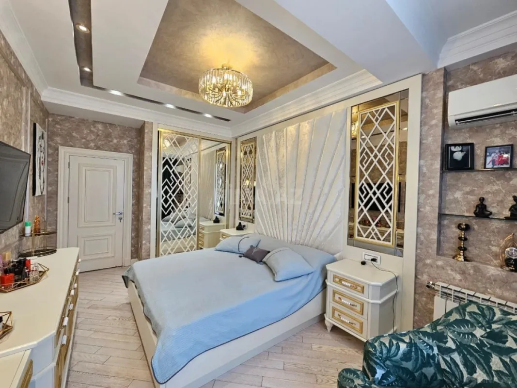 Satılır 4 otaqlı mənzil 170 m²