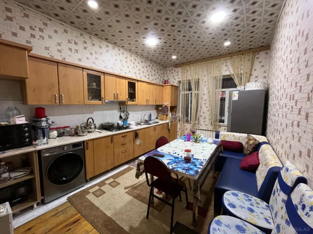 Satılır 5 otaqlı həyət evi 265 m²