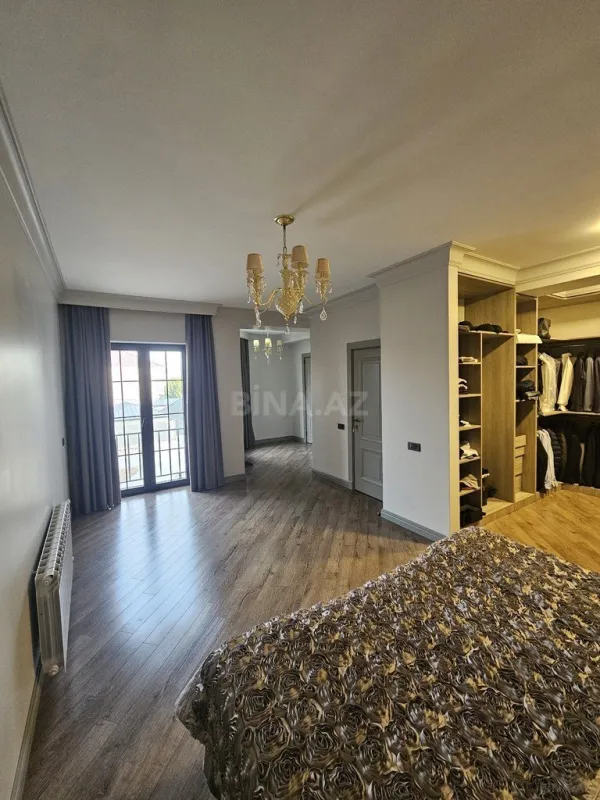 Satılır 8 otaqlı həyət evi 430 m²