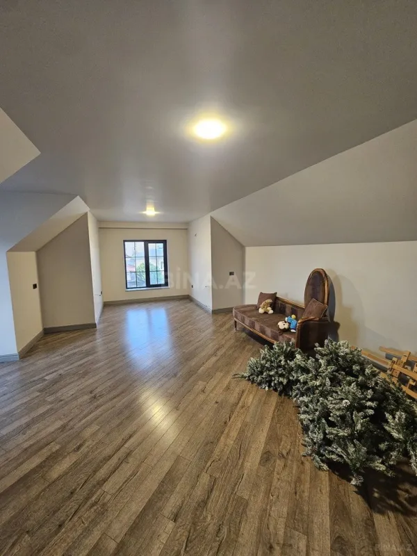 Satılır 8 otaqlı həyət evi 430 m²