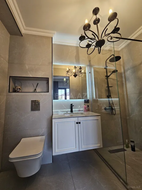 Satılır 8 otaqlı həyət evi 430 m²