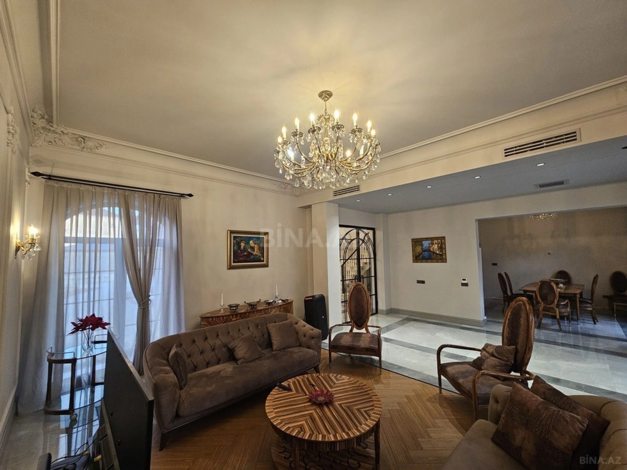 Satılır 8 otaqlı həyət evi 430 m²