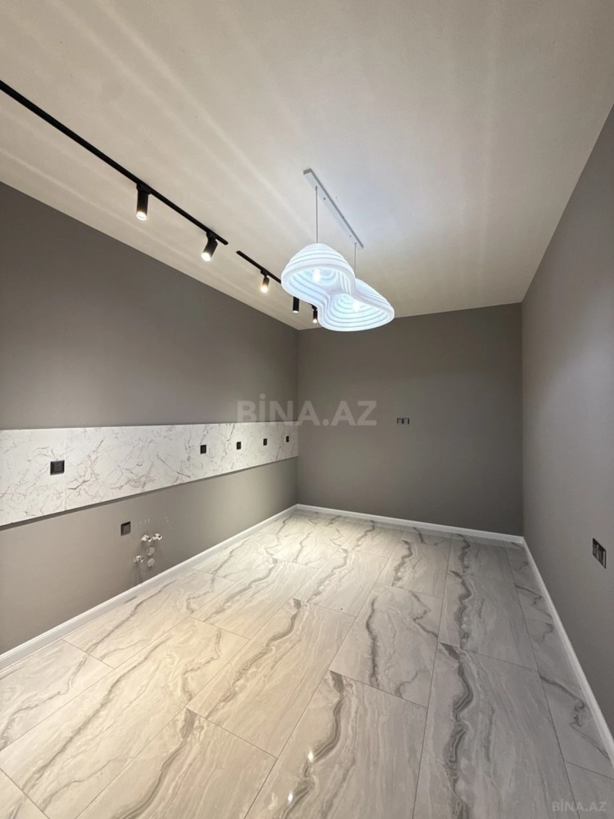 Satılır 4 otaqlı həyət evi 145 m²