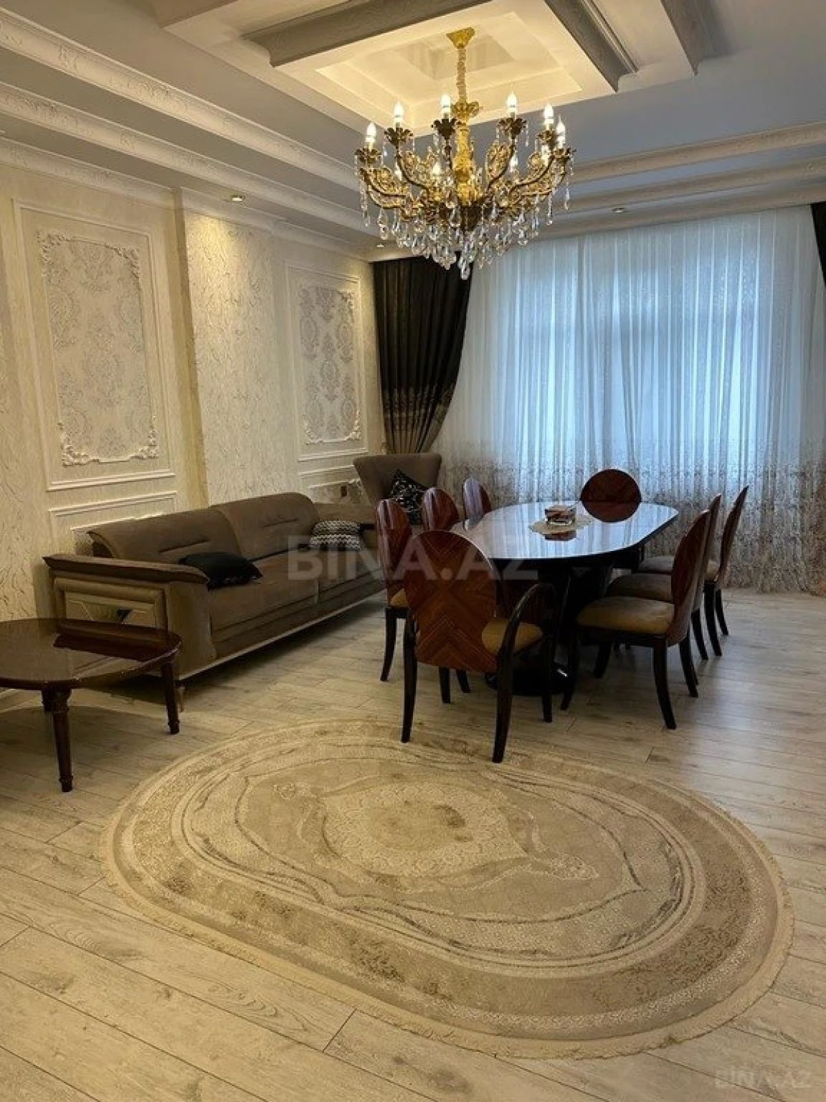 Satılır 3 otaqlı mənzil 142 m²