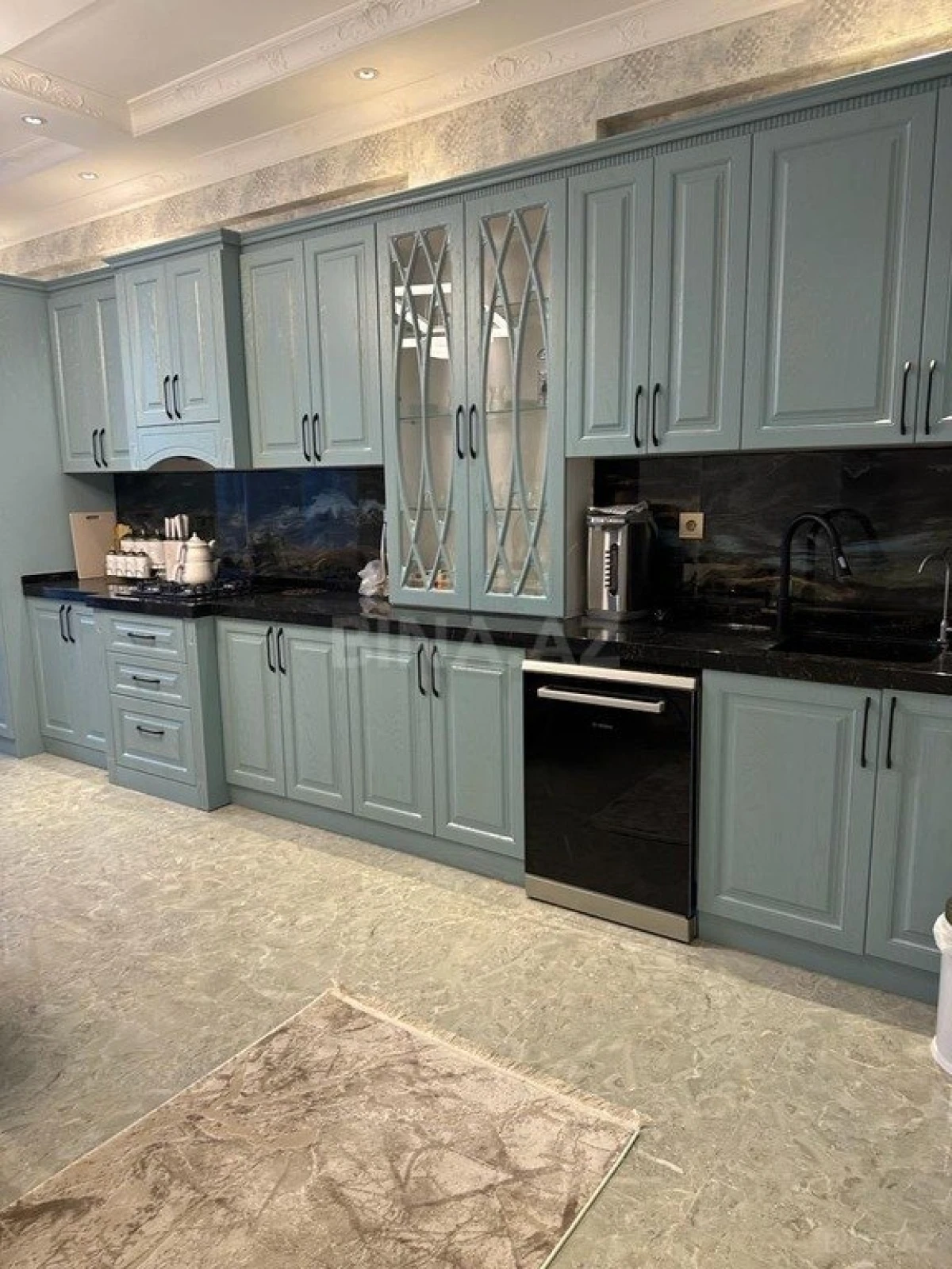 Satılır 3 otaqlı mənzil 142 m²