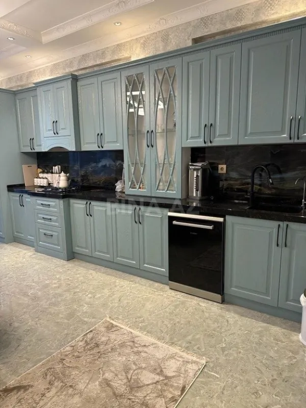 Satılır 3 otaqlı mənzil 142 m²