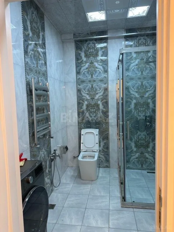 Satılır 3 otaqlı mənzil 142 m²