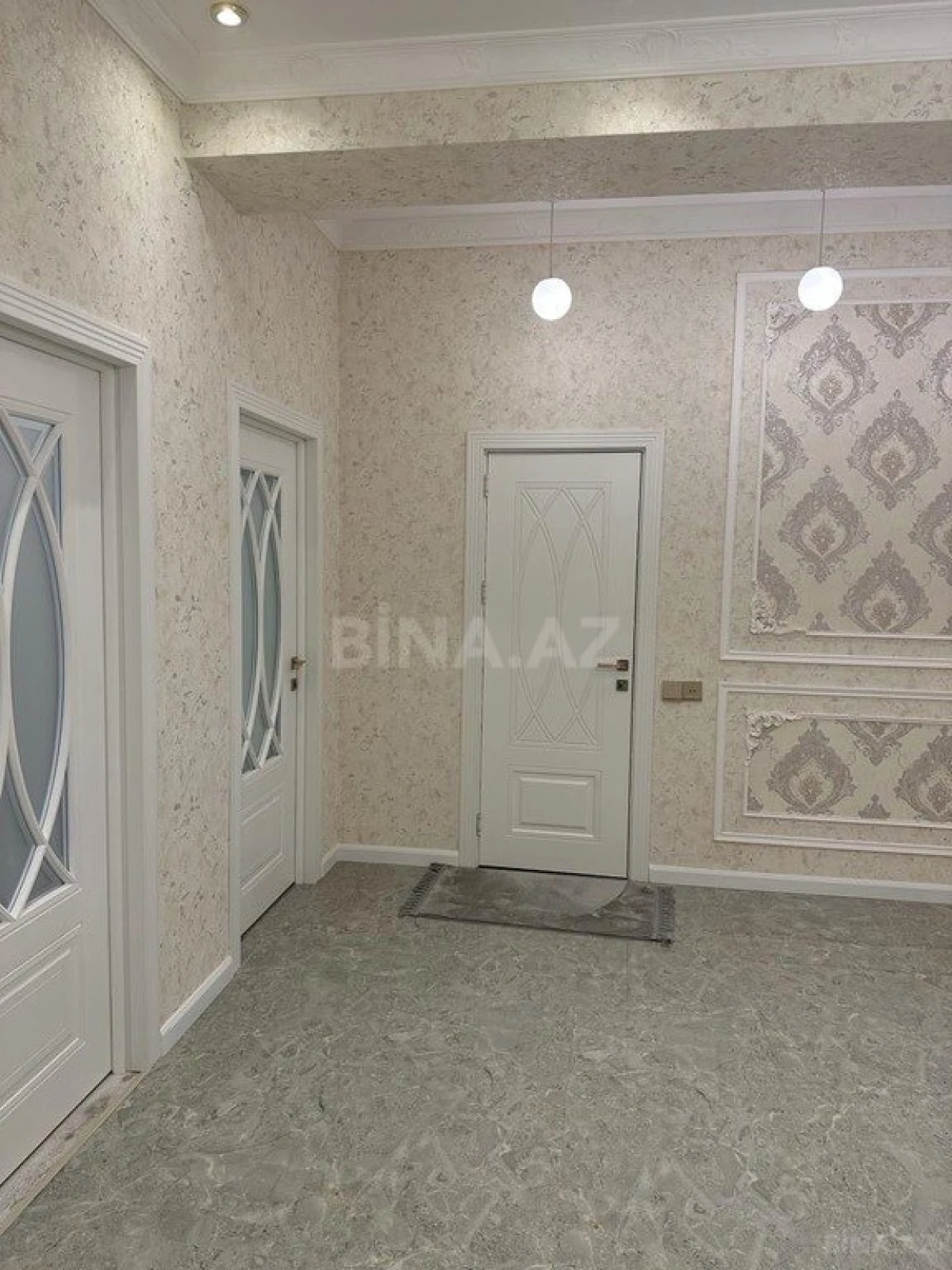 Satılır 3 otaqlı mənzil 142 m²