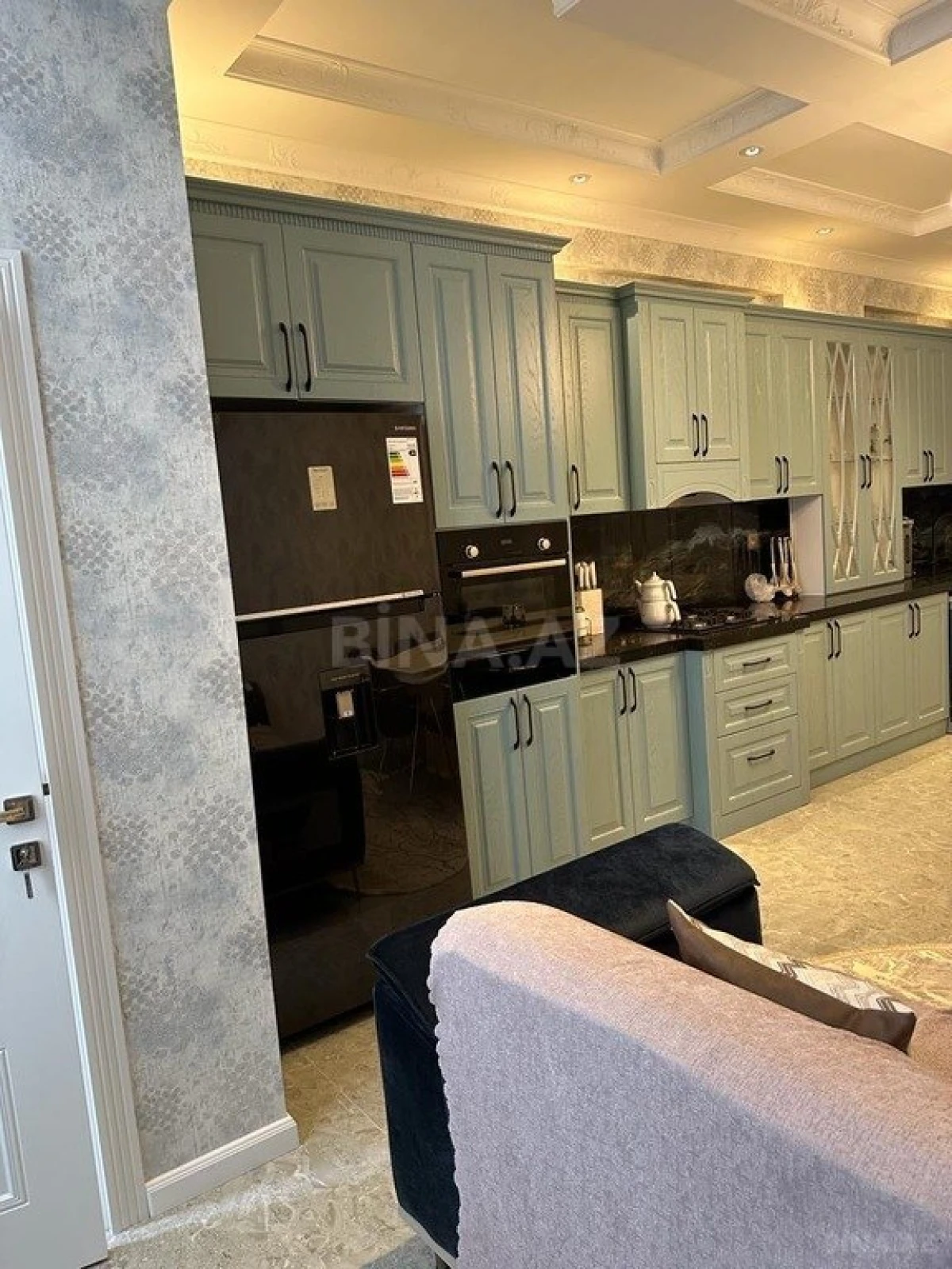 Satılır 3 otaqlı mənzil 142 m²