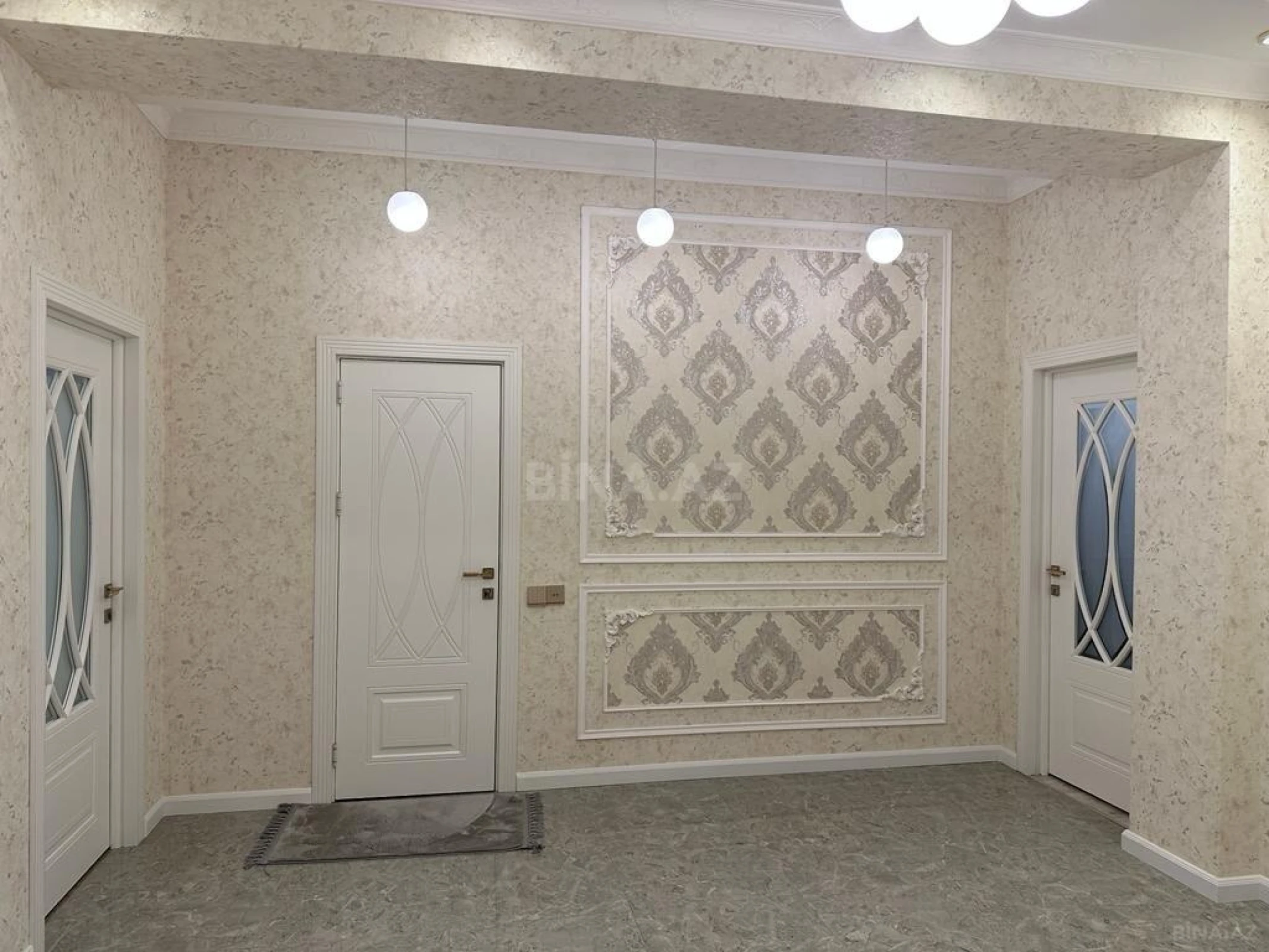 Satılır 3 otaqlı mənzil 142 m²