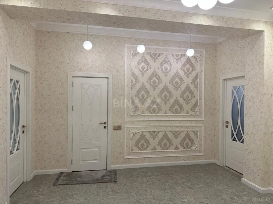 Satılır 3 otaqlı mənzil 142 m²