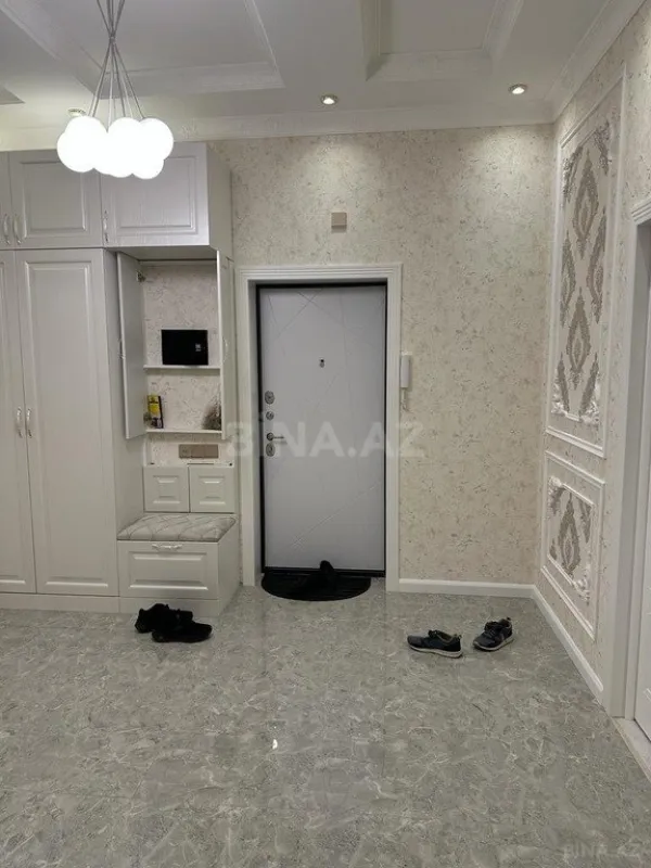 Satılır 3 otaqlı mənzil 142 m²
