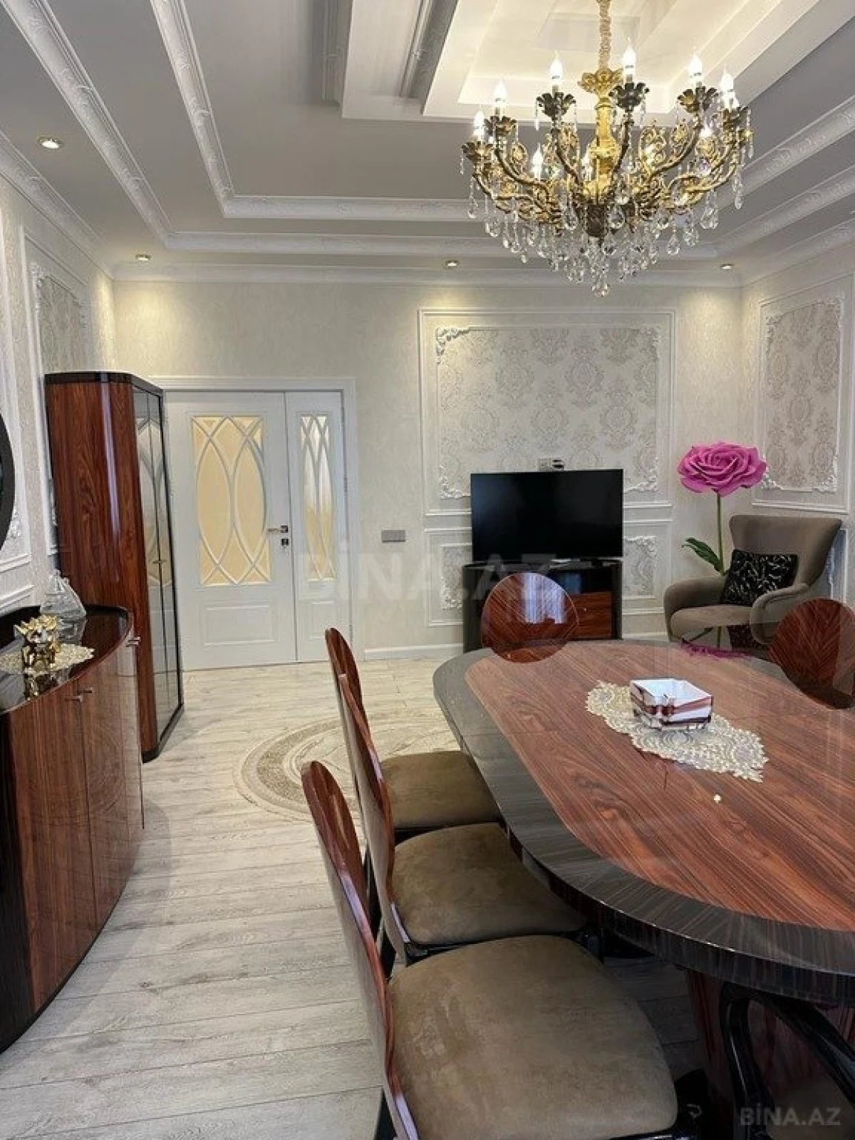 Satılır 3 otaqlı mənzil 142 m²