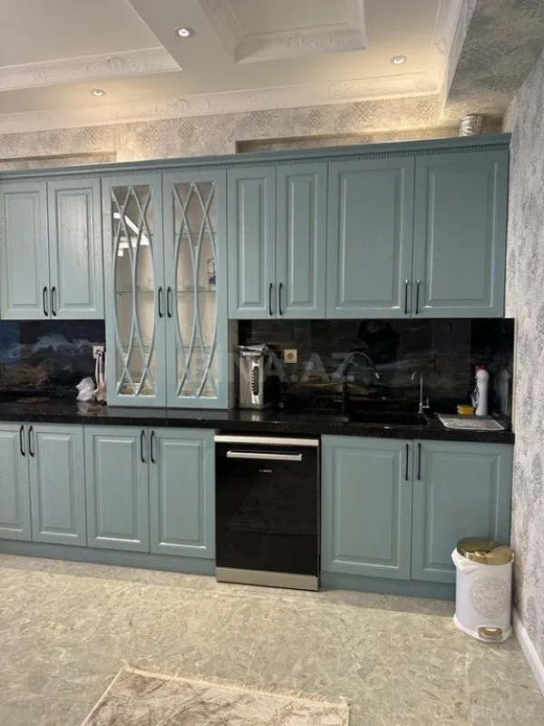 Satılır 3 otaqlı mənzil 142 m²