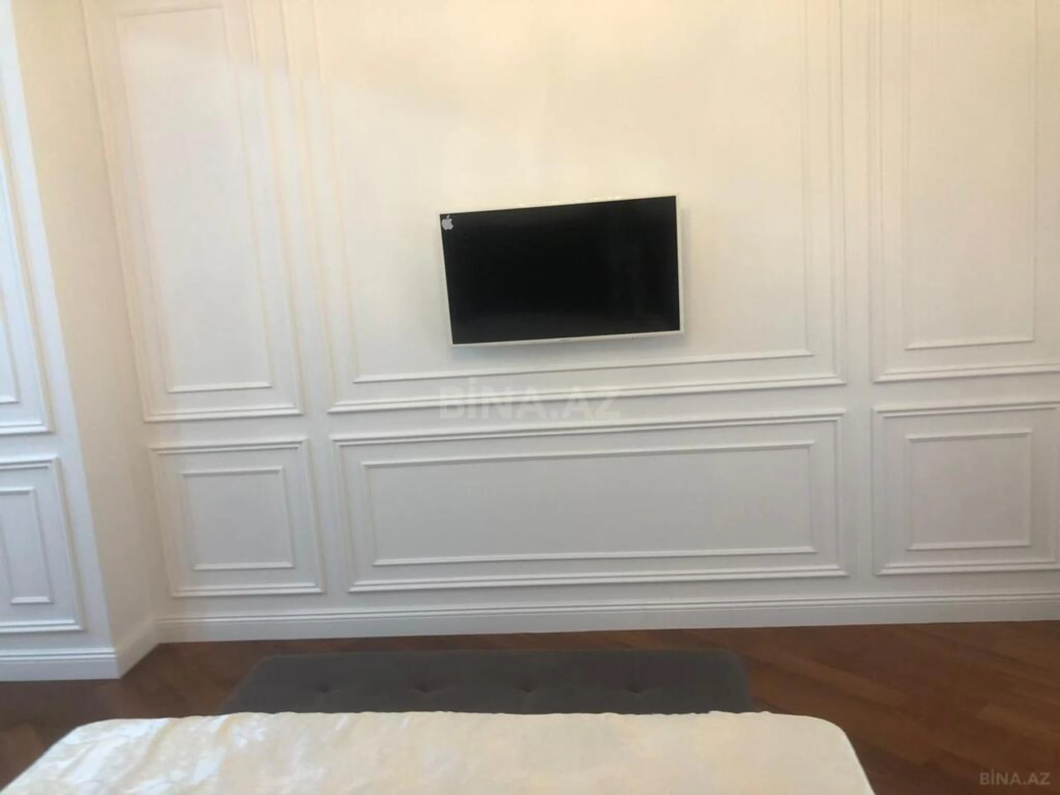Satılır 4 otaqlı mənzil 200 m²