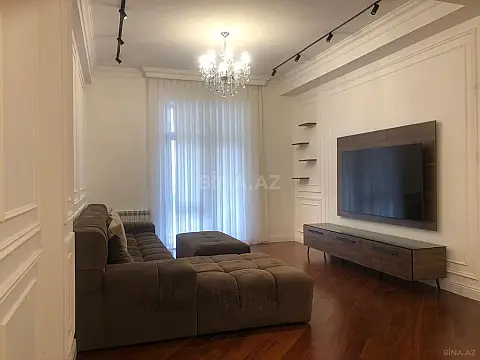 Satılır 4 otaqlı mənzil 200 m²