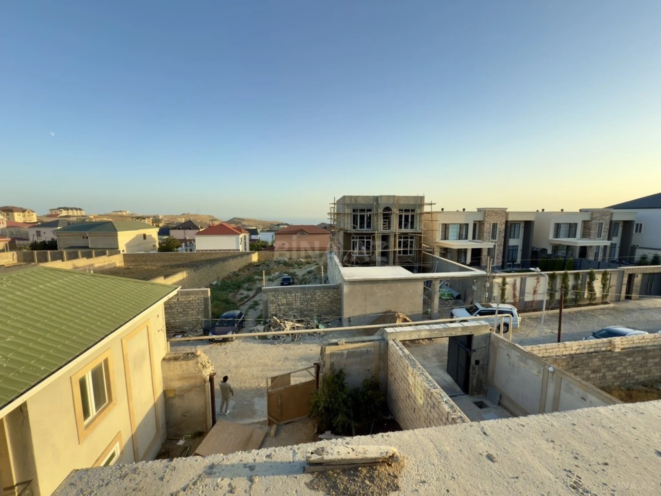 Satılır 5 otaqlı həyət evi 450 m²