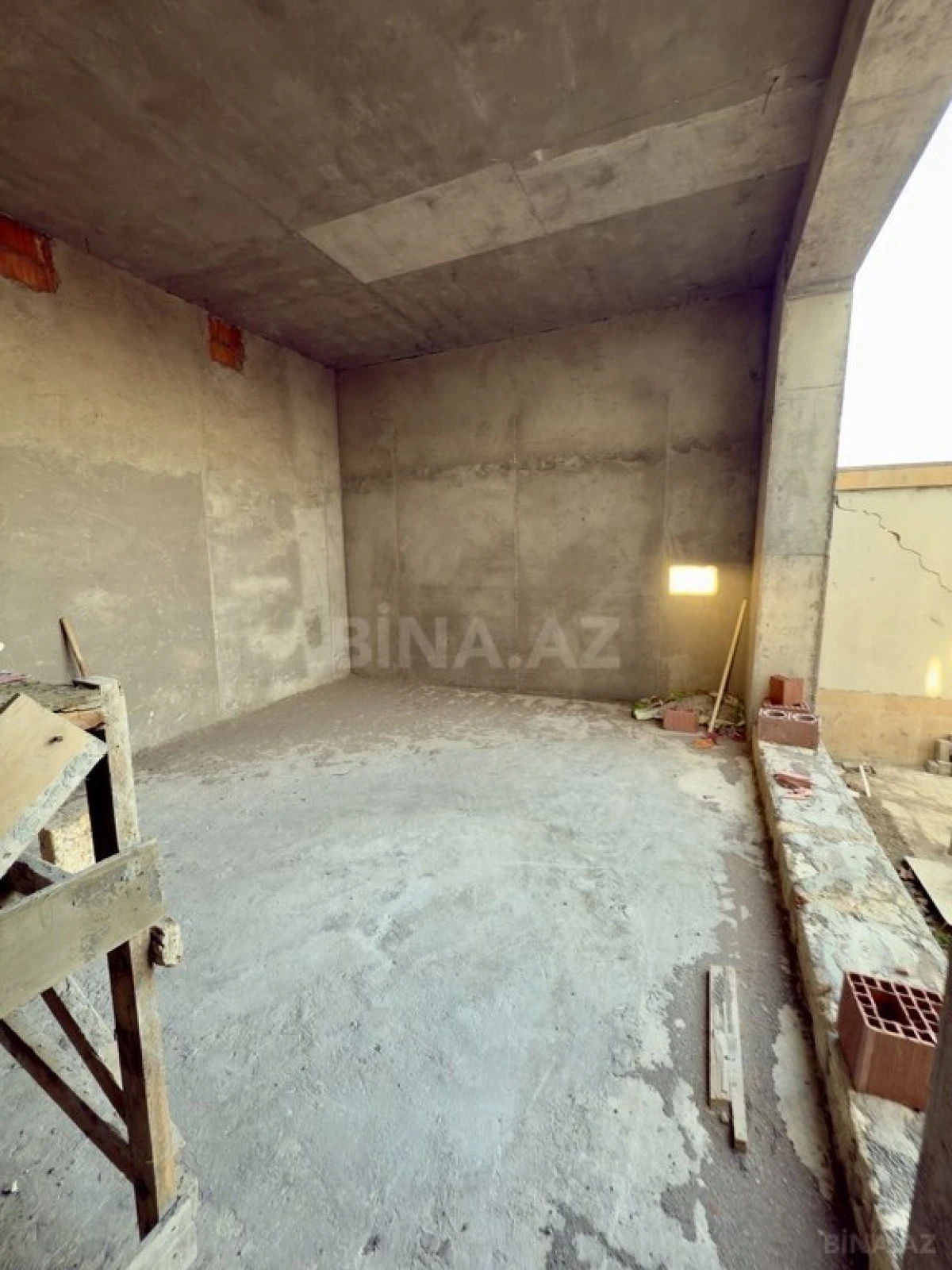 Satılır 5 otaqlı həyət evi 450 m²