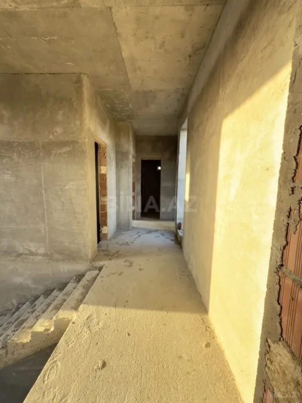 Satılır 5 otaqlı həyət evi 450 m²