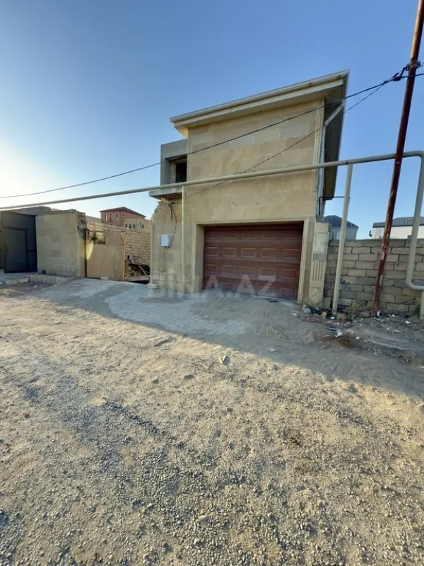Satılır 5 otaqlı həyət evi 450 m²