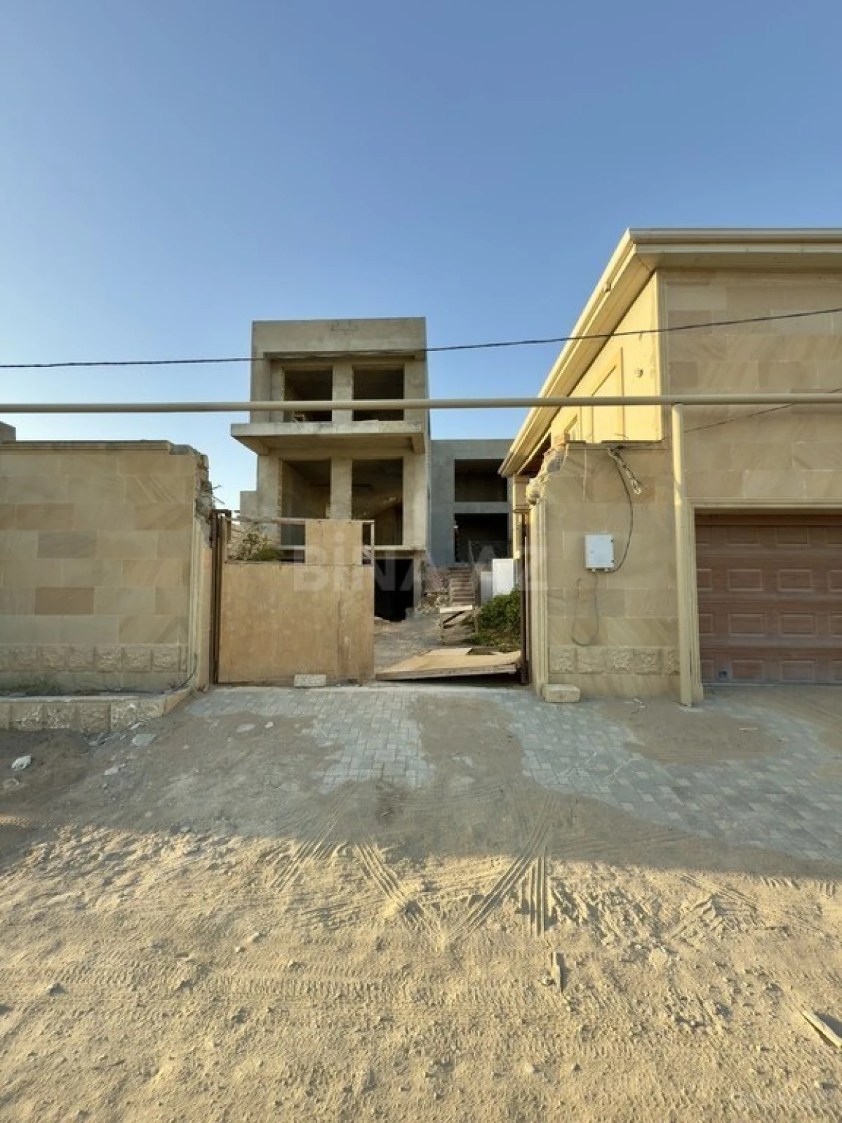 Satılır 5 otaqlı həyət evi 450 m²