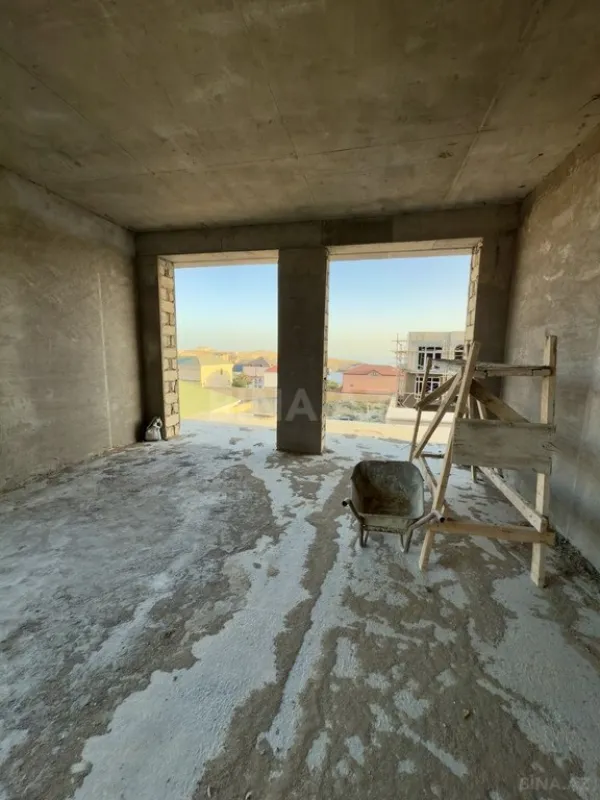 Satılır 5 otaqlı həyət evi 450 m²