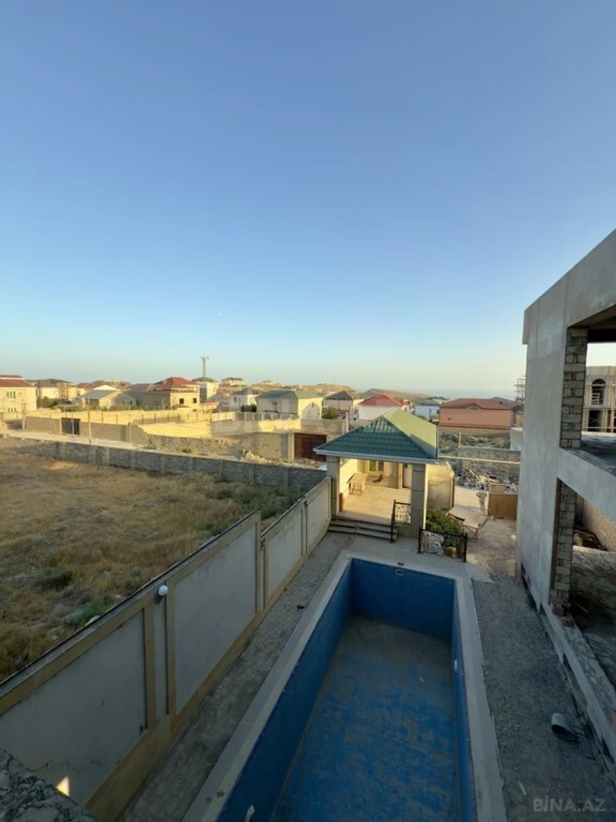 Satılır 5 otaqlı həyət evi 450 m²