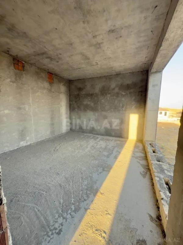 Satılır 5 otaqlı həyət evi 450 m²