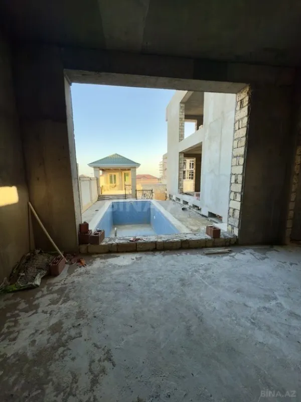 Satılır 5 otaqlı həyət evi 450 m²